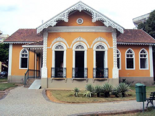 A casa da Ch&aacute;cara Dona Catarina abriga a Biblioteca Municipal e vai receber tamb&eacute;m a Secretaria de Cultura