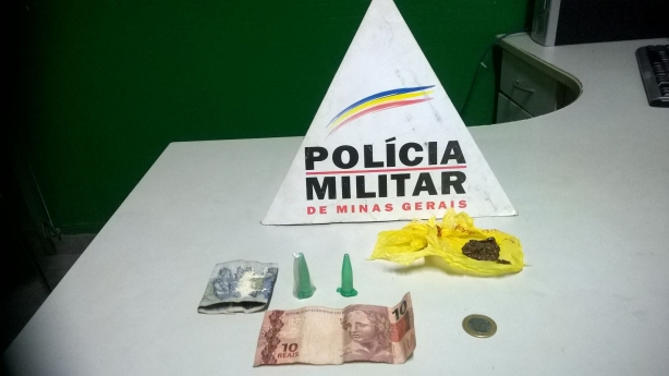 A droga encontrada com o rapaz no bairro Taquara Preta