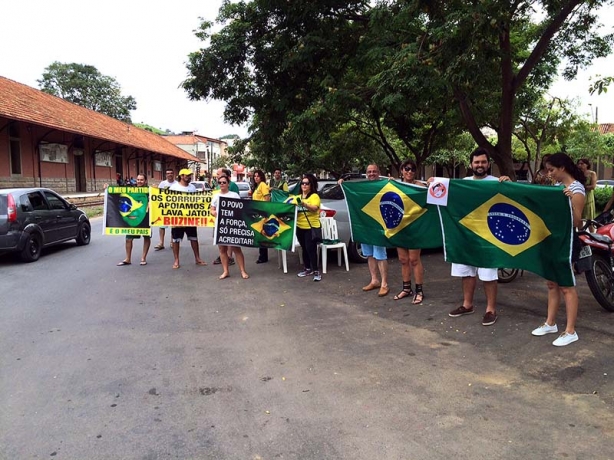 O movimento foi pac&iacute;fico e ordeiro durante toda a manh&atilde; em Cataguases