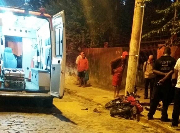 O Samu prestou socorro no local e levou a v&iacute;tima para o Hospital de Cataguases