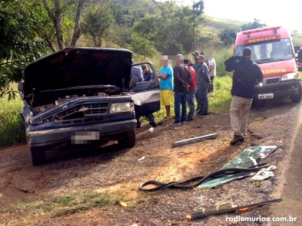 O acidente aconteceu nesta manh&atilde; de segunda-feira, ap&oacute;s o motorista perder o controle do ve&iacute;culo