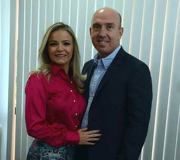 Os m&eacute;dicos Fl&aacute;vio Reis Gouv&ecirc;a e sua esposa M&otilde;nica