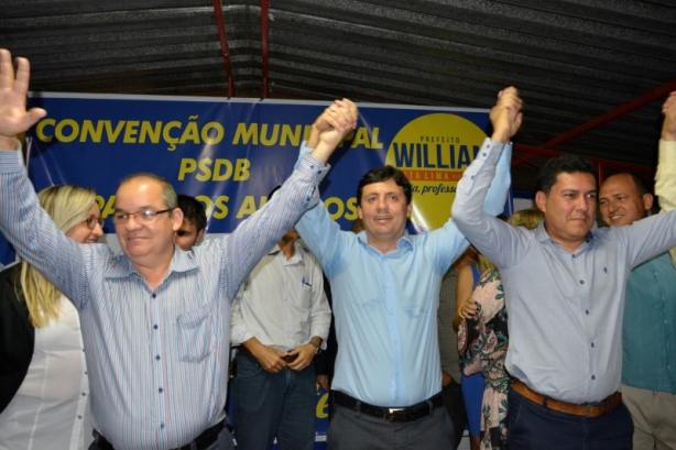 Tita, Willian e o vereador Vin&iacute;cius Machado no momento final da Conven&ccedil;&atilde;o 