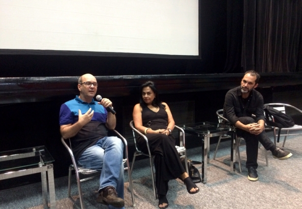 Da esquerda para a direita: Luiz Ruffato, Vânia Catani e o diretor José Luiz Villamarim durante o debate com o público