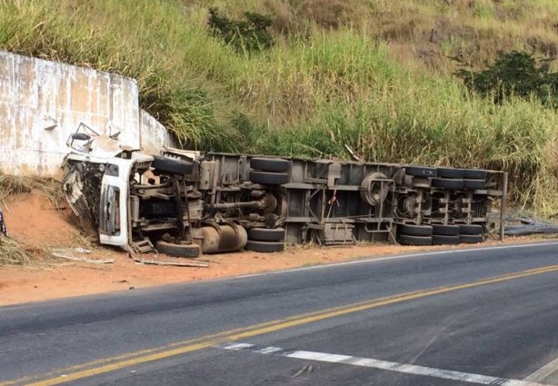 As causas do acidente não foram divulgadas e a pista não foi interditada