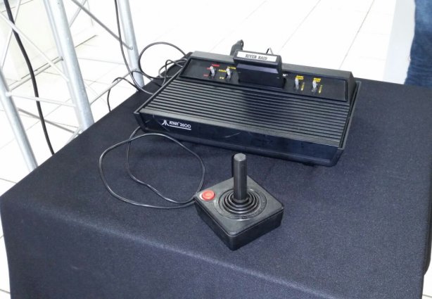 O videogame que marcou época para toda uma geração, o Atari 2600, primeira geração, pode ser visto na Expogames