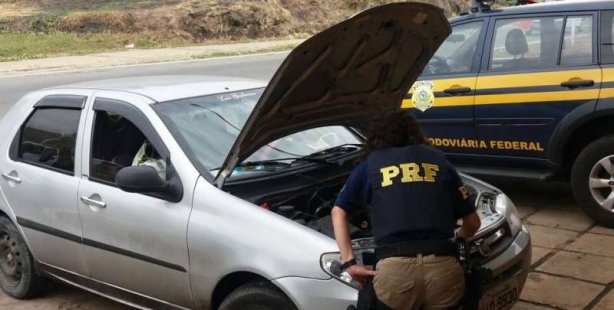 O ve&iacute;culo estava com placas do Cear&aacute; e seu motorista foi levado para a Delegacia de Pol&iacute;cia Civil de Leopoldina