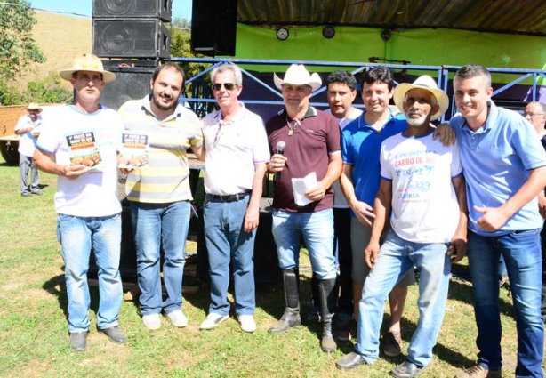 Todos os participantes receberam um troféu em solenidade que aconteceu após o desfile