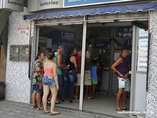 As vendedoras da Lot&eacute;rica que escolheram os n&uacute;meros do Bol&atilde;o