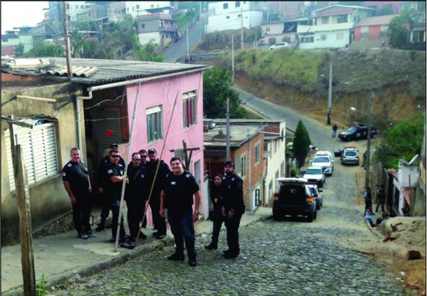 Durante a ação foram cumpridos quatro mandados de prisão, informou o delegado Carlos Roberto