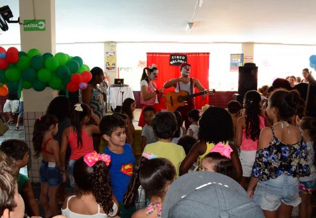 Muita diversão com os palhaços Potoca e Fedegoso nesta manhã no Clube do Remo