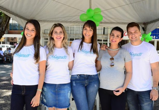 A equipe da Magrass fez um trabalho de alerta contra a obesidade na Praça Rui Barbosa, neste sábado