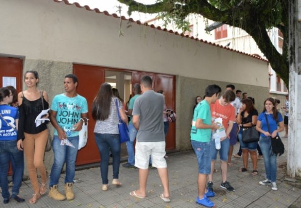 Em 2016 estudantes chegaram aos locais de prova dentro do horário e não houve atrasos