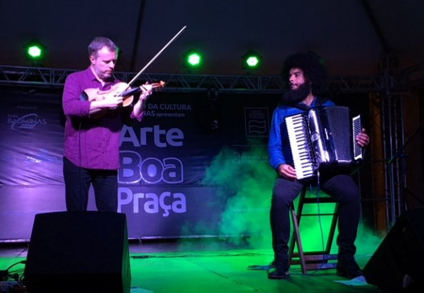 Nicolas Krassik e Mestrinho fizeram um show em homenagem à boa música popular brasileira