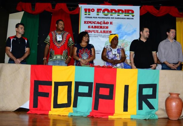 Autoridades presentes à abertura do 11º FOPPIR que acontece no Colégio Cataguases até domingo