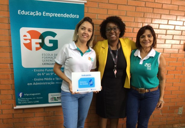 Olívia Menezes, diretora da EFG Cataguases, Hellen Neves, Assessora Pedagógica do Sistema de Ensino pH e Ana Paula Dutra, Coordenadora Pedagógica da EFG Cataguases