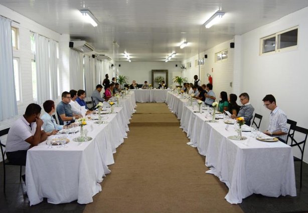 Empresários participaram durante um almoço da última reunião do CEZOM de 2017