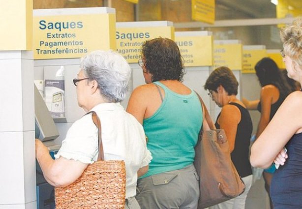 A Medida Provisória entra em vigor neste sábado, mas o calendário de pagamentos será divulgado na segunda-feira (Foto: Agência O Dia)