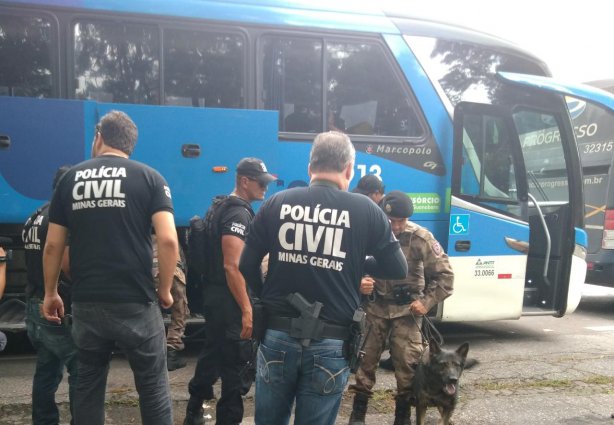 Cerca de 300 policiais e mais de 80 viaturas vão atuar nos trechos de divisa de Minas Gerais com o Rio de Janeiro