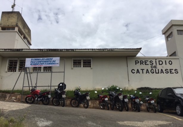 A greve mobiliza sete servidores em Cataguases e é por tempo indeterminado