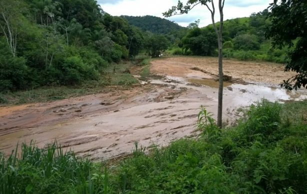 Local onde estourou oi a&ccedil;ude e que vazou mais de 30 mil metros c&uacute;bicos de &aacute;gua