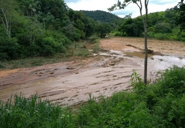 Local onde estourou oi açude e que vazou mais de 30 mil metros cúbicos de água