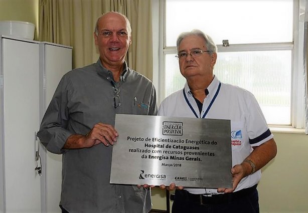 Eduardo Mantovani, da Energisa, e Bill Crepaldi, provedor do Hospital de Cataguases