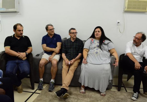 Da esquerda para a direita: Fausto Menta, Fábio Golombek, Roberto Dávila, Mônica Botelho e César Piva