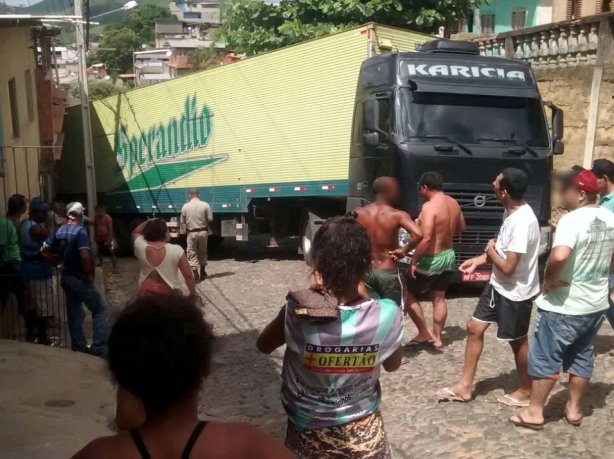 Os moradores se assustaram com o acidente que, no entanto, n&atilde;o deixou feridos