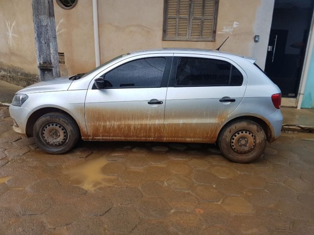 O Gol roubado e com placas &quot;frias&quot; foi encontrado em s&iacute;tio em S&atilde;o Sebasti&atilde;o da Vargem Alegre