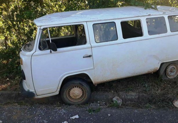 O motorista saiu ileso do acidente, mas fugiu do local por não ser habilitado