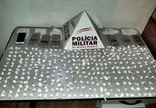 A droga foi encontrada na residência do adolescente que foi localizado em apreendido pouco tempo depois