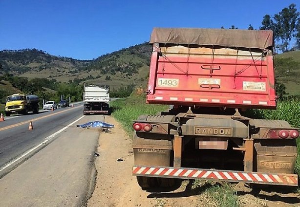 As informações colhidas pela PRF no local revelam que o pedestre teria invadido a pista