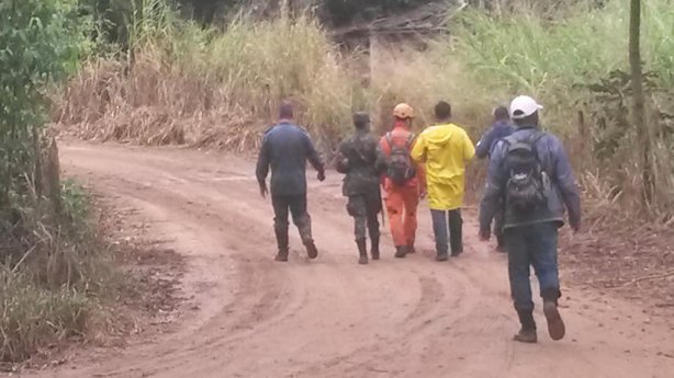 Militares do Corpo de Bombeiros, Pol&iacute;cia Militar e membros da Defesa Civil ajudaram na opera&ccedil;&atilde;o de localiza&ccedil;&atilde;o do idoso