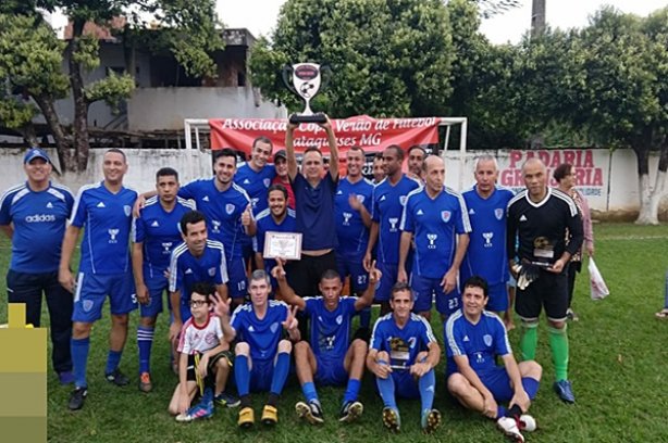 A equipe Professores leva o trof&eacute;u da competi&ccedil;&atilde;o pela segunda vez consecutiva