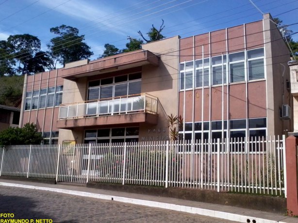 O prefeito de Argirita divulga v&iacute;deo para incentivar o investimento de empres&aacute;rios no munic&iacute;pio (Foto: Raymundo P. Netto)