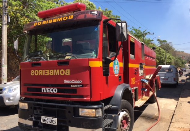 O Corpo de Bombeiros atendeu a ocorrência mas ao chegar encontrou a mulher sem vida