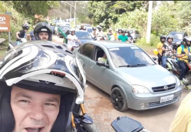 A carreata percorreu todas as regiões da cidade e terminou pouco depois do meio dia