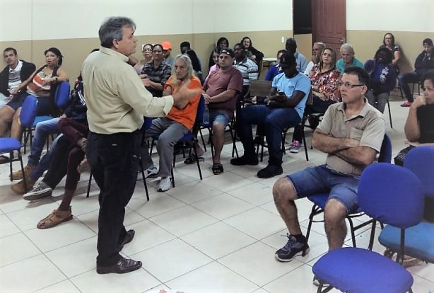 Majella durante palestra na Escola Municipal Carmelita Guimar&atilde;es, na Vila Reis