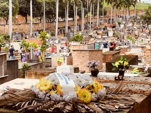 O movimento no Cemit&eacute;rio S&atilde;o Jos&eacute; ao longo do dia manteve-se na m&eacute;dia dos &uacute;ltimos anos