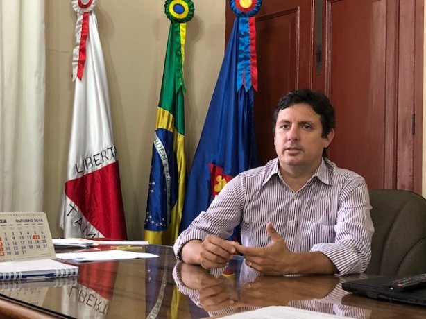 O crescimento da d&iacute;vida do Estado com o Munic&iacute;pio levou o prefeito a adotar a medida, contou Willian