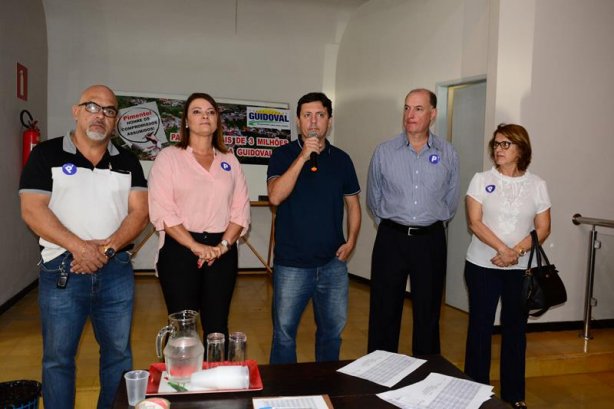 O prefeito Willian Lobo de Almeida fez a abertura do encontro onde criticou a postura do Governo de Minas de dar calote nos munic&iacute;pios